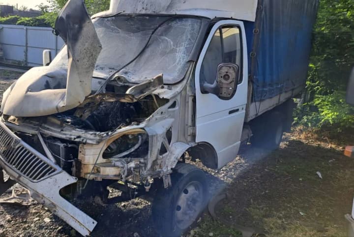 in-dnipropetrovsk-region-russian-shelling-caused-damage-to-vehicles-and-infrastructure