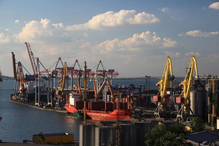 fantastic-creatures-and-where-they-live-or-the-story-of-the-re-sale-of-the-olympex-grain-terminal