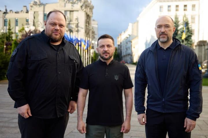 ukraina-neodminno-bude-povnopravnym-chlenom-yevrosoiuzu-zelenskyi-shmyhal-ta-stefanchuk-zapysaly-zvernennia