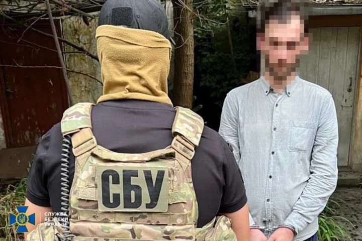 v-odesi-dvoie-cholovikiv-maly-pidpaliuvaty-avto-ukrainskykh-viiskovykh-na-zamovlennia-fsb-yikh-zatrymaly-sbu