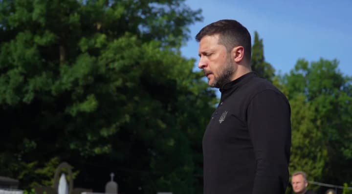 zelensky-arrives-on-an-unannounced-visit-to-lviv-region