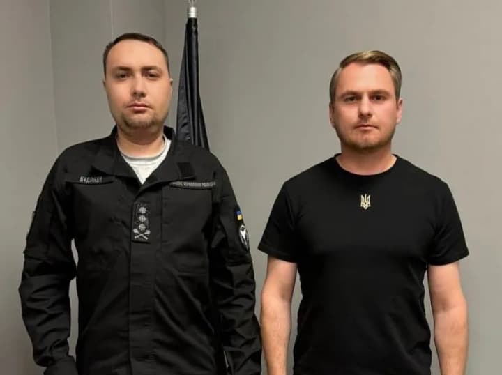 the-chairman-of-the-crma-handed-over-two-certificates-for-houses-in-a-complex-for-veterans-being-built-in-kyiv-region