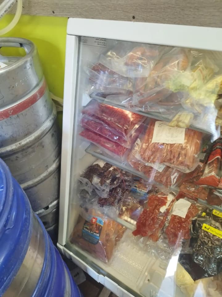 v-kieve-zafiksirovali-sluchai-botulizma-chelovek-mog-otravitsya-vyalenoi-riboi