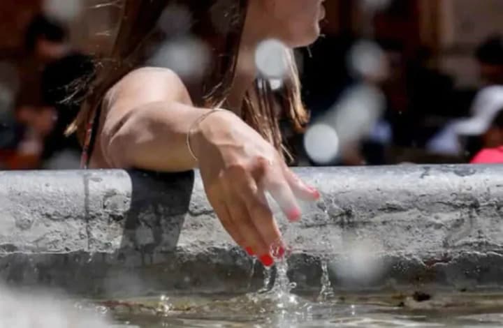 pivdenna-italiia-hotuietsia-zitknutysia-z-temperaturoiu-ponad-40c-euronews