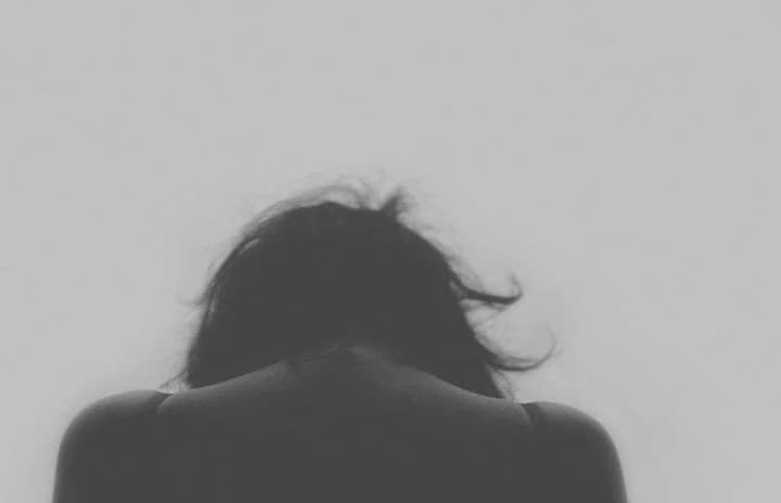 v-kieve-dvoe-s-16-go-etazha-upali-dvoe-podrostkov-politsiya-rassleduet-versiyu-samoubiistva