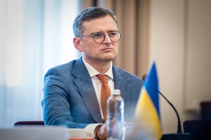 ukraina-zainteresovana-v-konstruktivnom-sotrudnichestve-i-yedinstve-yes-dlya-zashchiti-mira-kuleba-o-predsedatelstve-vengrii-v-sovete-yes