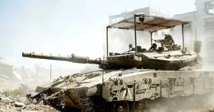 izrail-rozporiadyvsia-pro-evakuatsiiu-z-mista-khan-iunis-u-hazi-ochikuietsia-vidnovlennia-boiovykh-dii