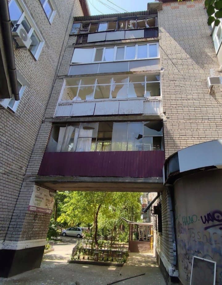 rosiiany-obstrilialy-nikopol-zahynuly-dvi-litni-zhinky-shche-9-liudei-travmuvalys-zokrema-i-dytyna