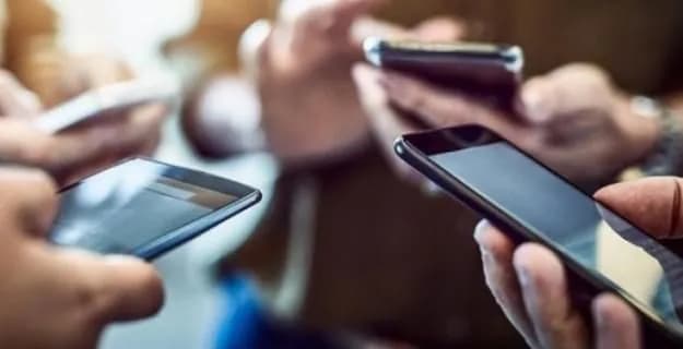 zelenskyy-instructs-fedorov-to-present-analysis-of-telecom-operators-readiness-for-power-outages-at-the-beta