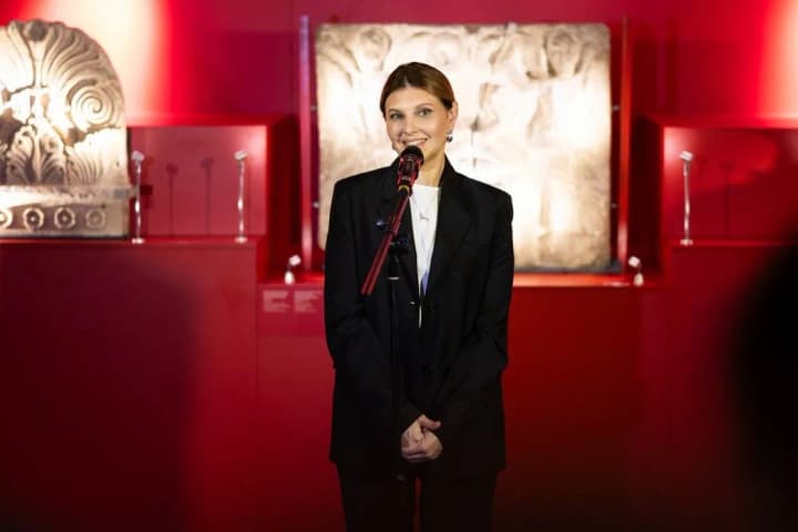 the-first-lady-opened-the-exhibition-treasures-of-crimea-return-which-presents-scythian-gold