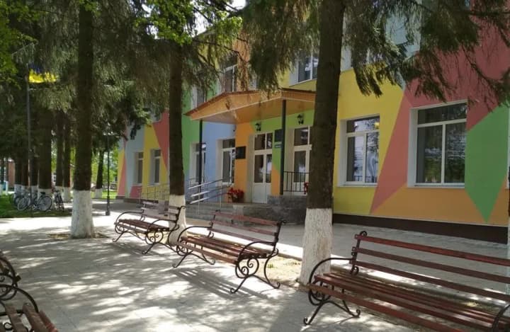 sudytymut-dyrektor-pryvlasnyv-377-tys-hrn-pid-chas-remontu-na-sumshchyni