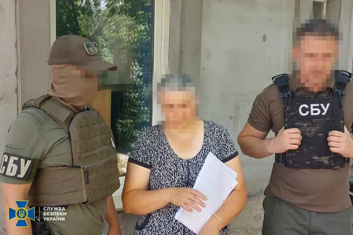 sbu-exposes-two-collaborators-who-helped-russians-with-elections-in-the-occupied-territories