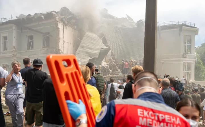 consequences-of-the-russian-attack-on-the-okhmatdyt-hospital-more-than-50-people-wounded-2-killed-updated-data-on-damage-to-buildings