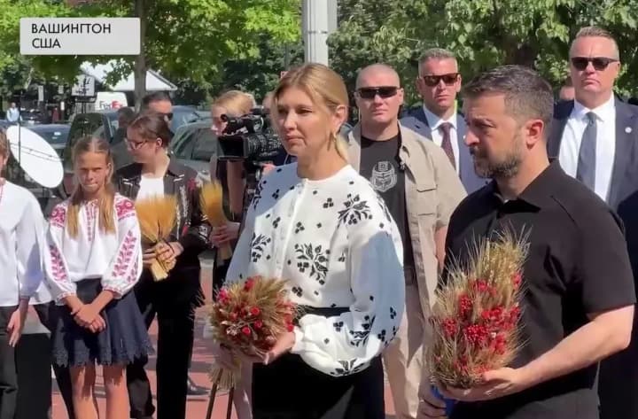 zelensky-and-the-first-lady-arrive-in-washington-dc