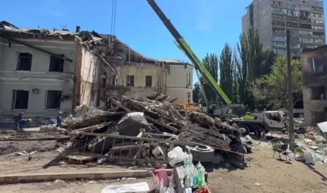 power-engineers-install-three-transformer-substations-to-power-okhmatdyt