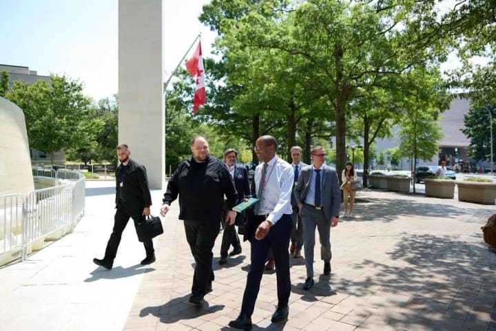 stefachuk-met-with-the-speaker-of-the-parliament-of-canada-they-discussed-defense-and-financial-assistance-as-well-as-a-visit-to-ukraine