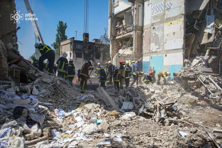 rescue-operation-at-one-of-the-facilities-in-kyiv-what-is-known
