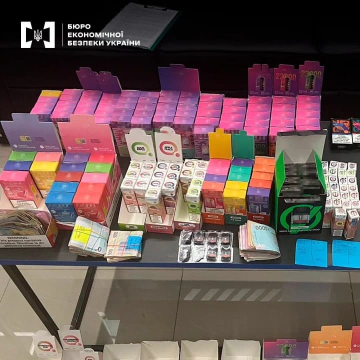 instead-of-popcorn-a-criminal-group-that-turned-a-movie-theater-into-an-e-cigarette-outlet-was-exposed-in-ukraine