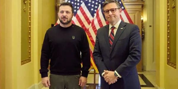 zelenskyi-i-maikl-dzhonson-obhovoryly-zmitsnennia-ukrainsko-amerykanskoi-spivpratsi-ta-pidtrymku-v-borotbi-z-ahresiieiu-rf