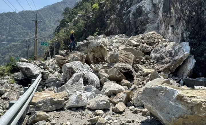 there-was-a-powerful-earthquake-in-the-philippines