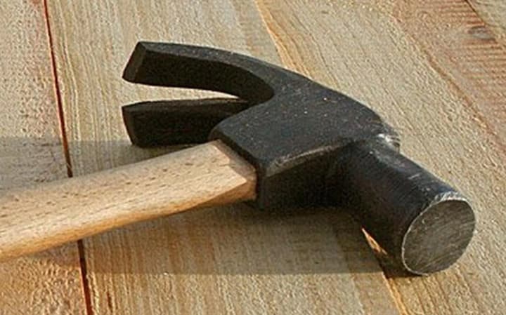 zavdav-udariv-molotkom-vodii-avto-pereviznyka-pidozriuietsia-u-vbyvstvi-ta-pohrabuvanni