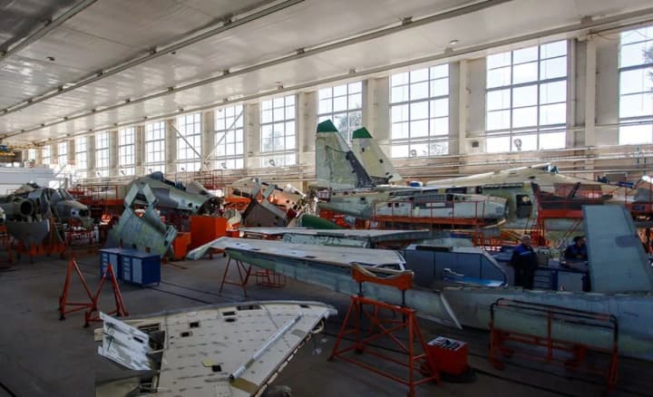 remont-mi-8-i-mi-17-tsns-poluchil-dokazatelstva-obsluzhivaniya-belorusskim-vpk-potrebnostei-vs-rf