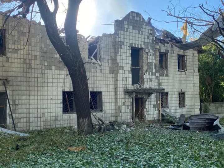 russian-troops-drop-bomb-on-liman-4-people-wounded