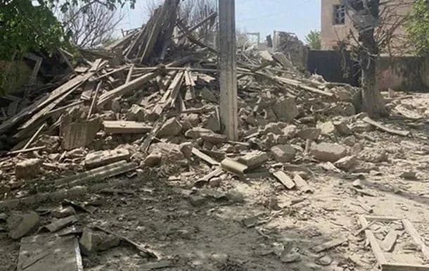 russians-kill-one-person-and-wound-six-others-in-kherson-region-overnight