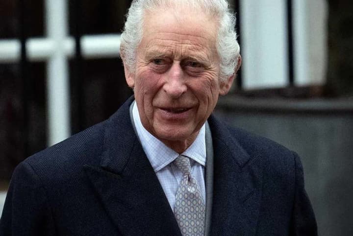 king-charles-to-england-coach-hold-your-head-high