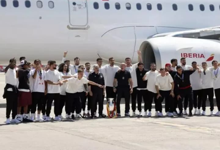 tisyachi-ispanskikh-bolelshchikov-otdali-dan-uvazheniya-chempionam-yevropi