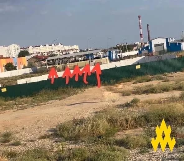 partizani-obnaruzhili-skrituyu-stoyanku-voennoi-tekhniki-rf-v-okkupirovannom-sevastopole