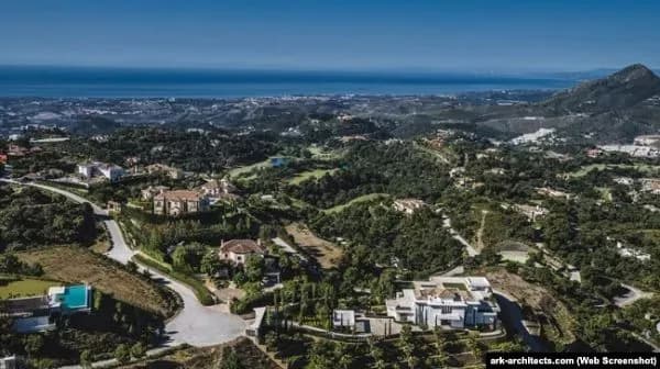 family-of-ex-nsdc-deputy-secretary-gladkovsky-builds-a-new-villa-in-the-resort-region-of-spain-schemes