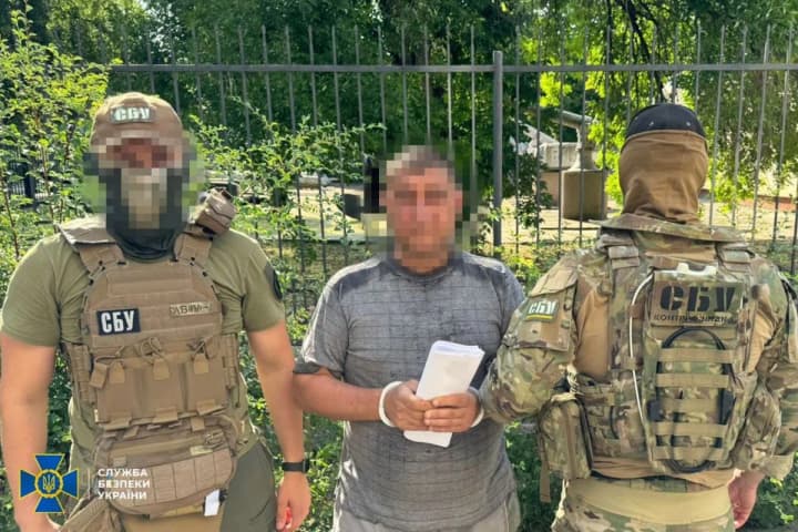 kherson-detains-collaborator-who-was-working-on-a-balance-sheet