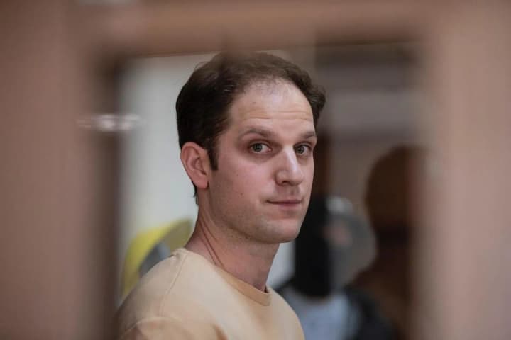 u-rf-zhurnalista-wall-street-journal-hershkovycha-zasudyly-do-16-rokiv-kolonii-u-spravi-pro-shpyhunstvo