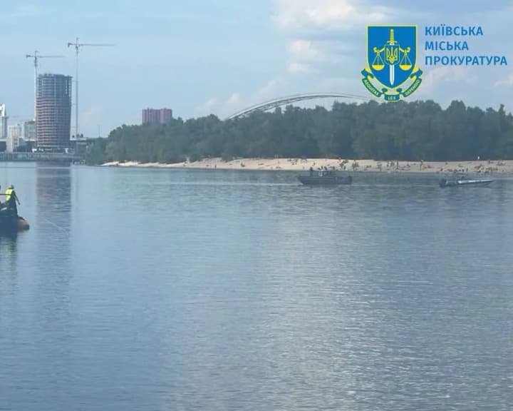 a-cable-break-on-the-ride-the-prosecutors-office-tried-to-stop-the-operation-of-the-dnipro-riverboat-back-in-2021