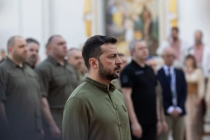 zelenskii-ob-idee-trampa-zakonchit-voinu-za-24-chasa-vopros-kakoi-tsenoi-i-kto-budet-platit