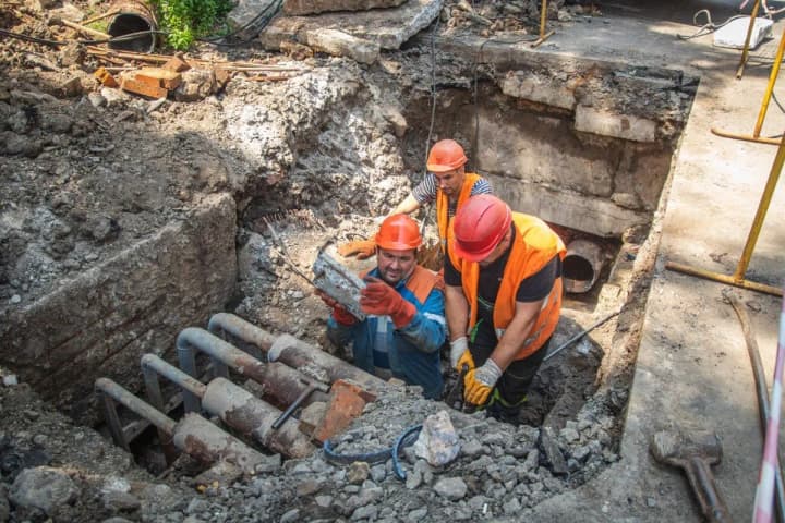 u-brovarakh-kapitalno-remontuiut-teplotrasy-mer-brovariv-ihor-sapozhko-rozpoviv-de-zaraz-vedutsia-roboty