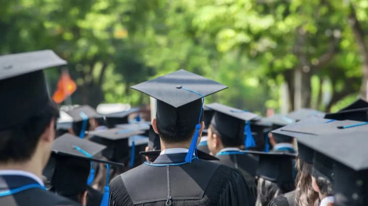 ministerstvo-yustitsii-postanovilo-chto-novie-pravila-postupleniya-v-aspiranturu