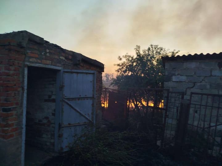 russian-attacks-on-zaporizhzhia-three-wounded-408-attacks-on-10-settlements