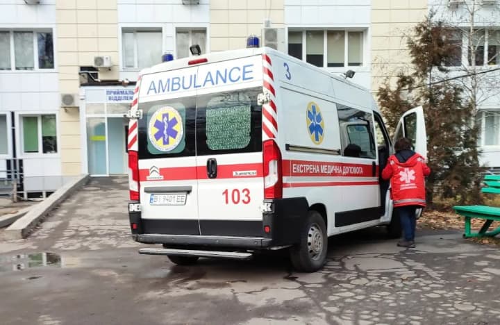 an-ambulance-driver-came-under-enemy-fire-in-kherson-region