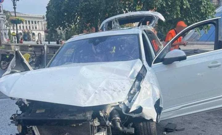 v-tsentre-kieva-proizoshla-masshtabnaya-avariya-tri-cheloveka-travmirovani