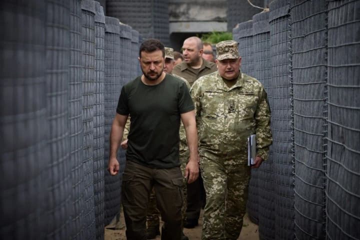 zelensky-in-volyn-inspected-the-construction-of-fortifications-and-held-a-meeting-on-border-protection-with-russia-and-belarus