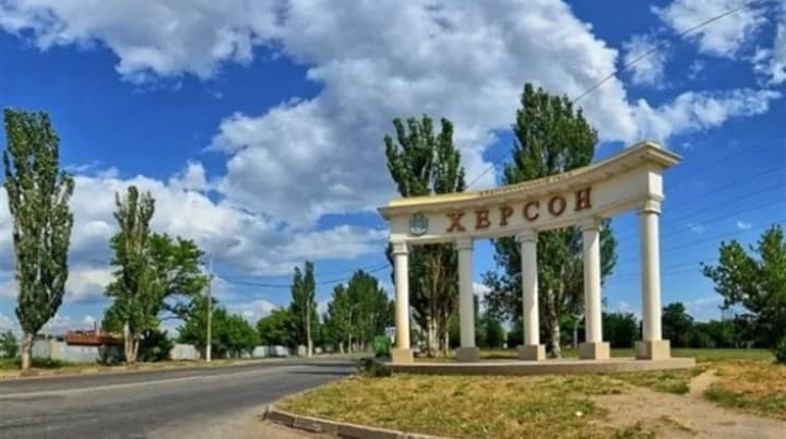 shelling-of-kherson-suburb-man-killed-woman-wounded