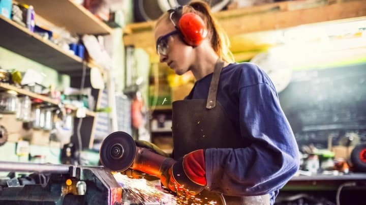 cholovichi-profesii-nabyraiut-aktualnosti-sered-zhinok-yaki-napriamky-naipopuliarnishi