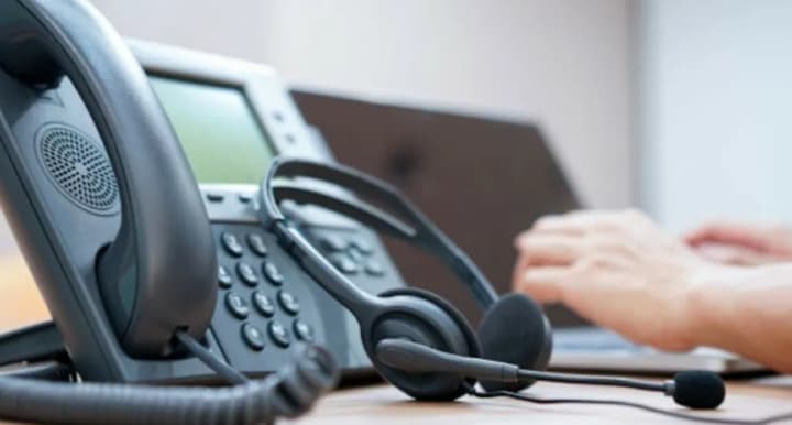 uznat-chto-izmenitsya-v-obuchenii-mozhno-cherez-goryachuyu-liniyu-shkola-oflain