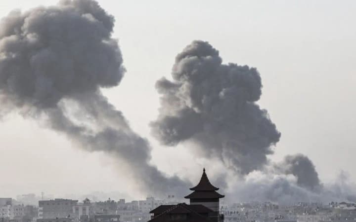 ymovirne-rozshyrennia-rehionalnoi-viiny-v-izraili-zrostaie-napruha-cherez-zahrozu-udariv-z-boku-iranu-ta-khezbolly