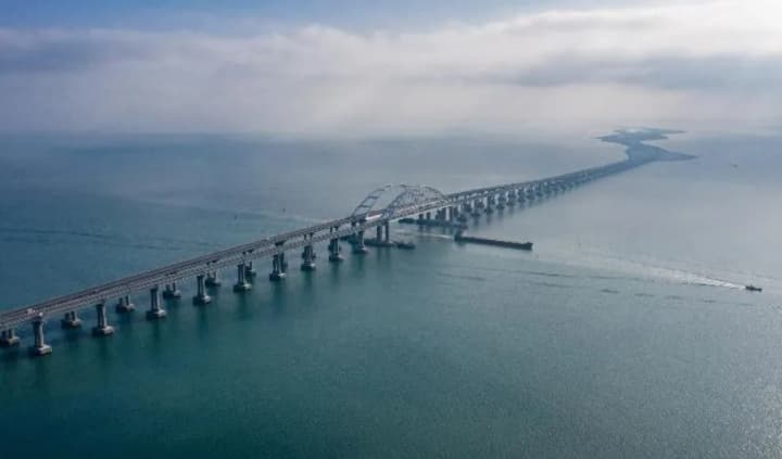 russians-continue-to-build-defenses-around-the-kerch-bridge