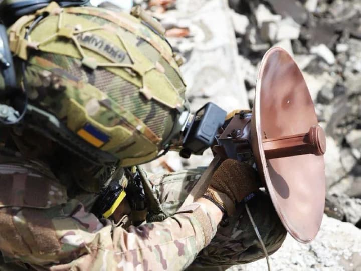 zelenskyy-on-the-day-of-communications-troops-of-the-armed-forces-of-ukraine-reliable-and-high-quality-communication-is-the-protection-of-life-and-success-of-the-military-in-battle