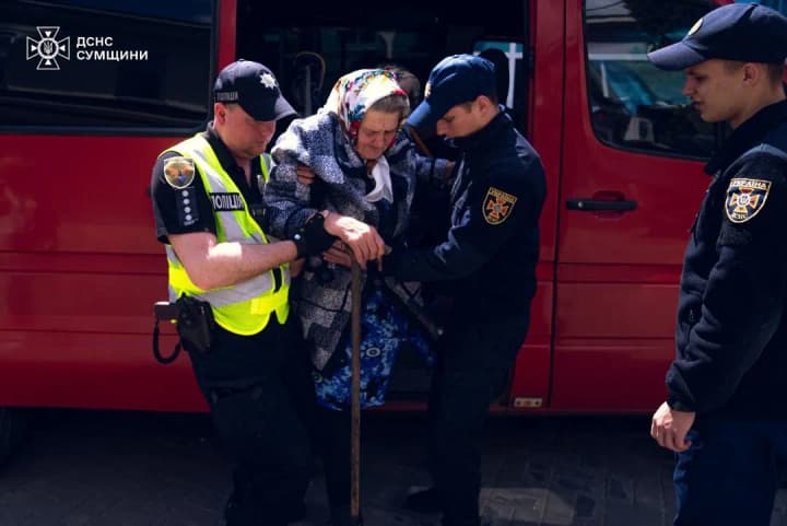 compulsory-evacuation-of-five-communities-in-sumy-region-due-to-shelling-35-people-have-already-been-evacuated-six-of-them-children