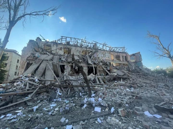 occupants-dropped-a-bomb-on-selydove-two-people-were-killed-and-seven-others-wounded
